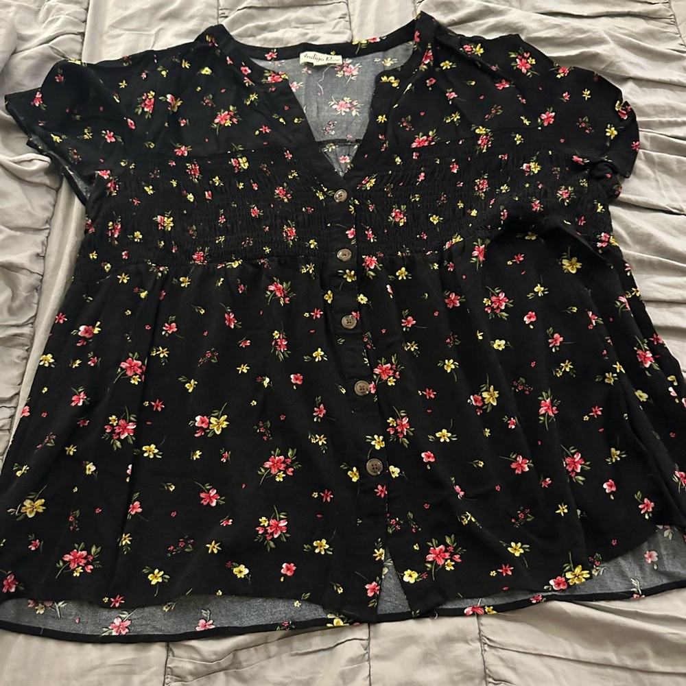 Floral‎ Black Women's Top - Picture 5 of 7